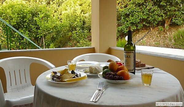 Alfresco supper on balcony